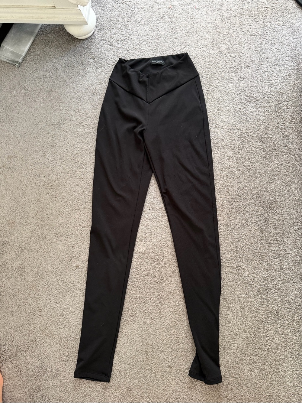 naked wardrobe Black High-Waist V-Front Leggings